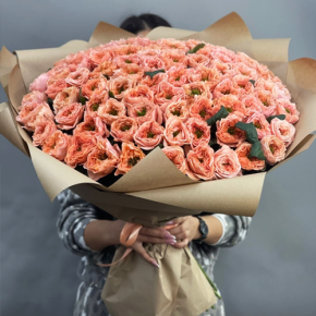 Букет "Персик" из 101 махровой розы Риджентс парк (60 см) в Протвино
