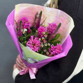 Букет "Вспышка" из гиацинтов, хамелациума и вероники в Протвино