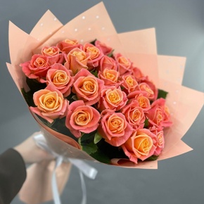 Букет из 25 роз Мисс Пигги (50 см) в Протвино