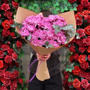 Букет  "Гармония" из 7 хризантем с эвкалиптом в Протвино