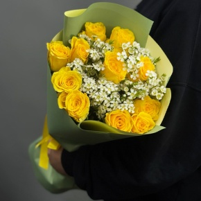 Букет "Нотка счастья" из лимонных роз и хамелациума (40 см) в Протвино