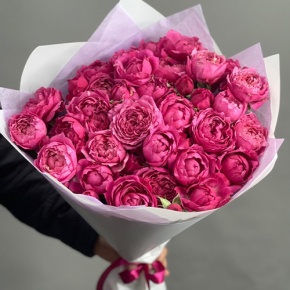 Букет из 11 кустовых пионовидных роз Джульетта в Протвино