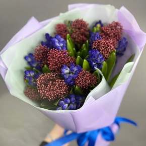 Букет "Твой яркий день" из гиацинтов и скиммии в Протвино