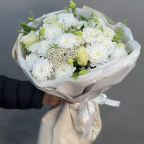 Букет "Меланхолия" из роз и хризантем в Протвино