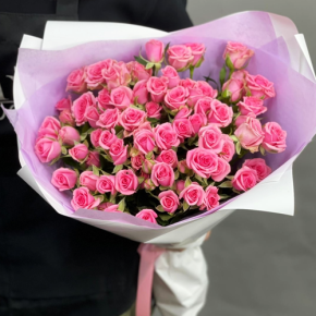 Букет "Рассвет принцессы" из 15 кустовых роз (50 см) в Протвино
