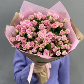 Букет  из 19 кустовых роз (60 см) в Протвино