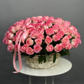 Композиция в корзине из 101 розы Джумилия в Протвино