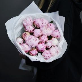 Букет из 19 розовых пионов Сара Бернар в Протвино