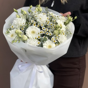 Букет "Вера и надежда" из ромашек, гербер, эвкалипта, диантусов и эустом в Протвино