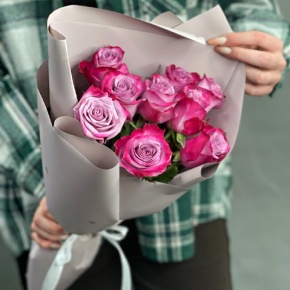 Букет "Сесилия" из 9 фиолетовых роз кения (40 см) в Протвино