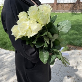 Букет из 9 белых роз (70 см) в Протвино