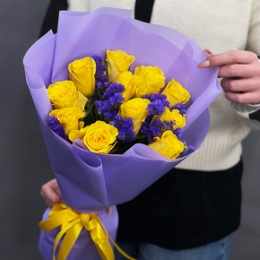 Букет "Лейкерс" из лимонных роз и статицы в Протвино