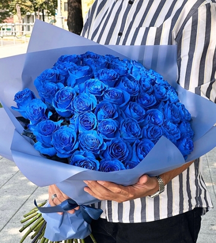 Букет из 51 синей розы Эквадор (60 см) в Протвино