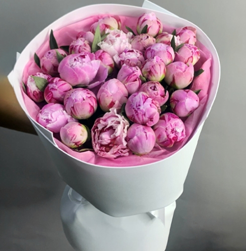 Букет из 29 пионов Сара Бернар в Протвино