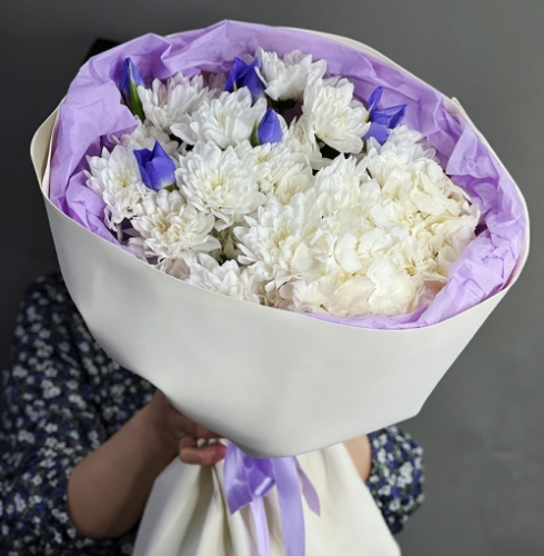 Букет "Грация" из ирисов, гортензии и кустовых хризантем в Протвино
